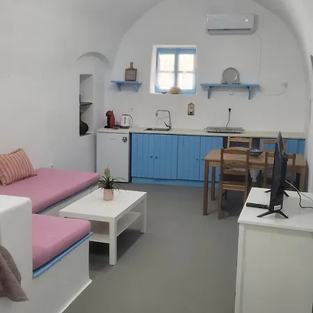 Kamaraki Aroniadika Kythira Town