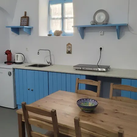 Apartment Kamaraki Aroniadika