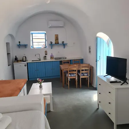 Apartment Kamaraki Aroniadika
