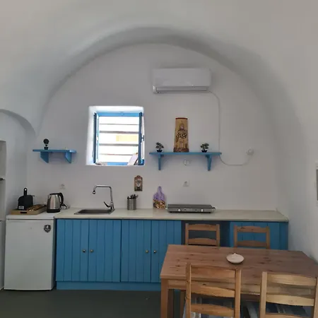 Kamaraki Aroniadika * Kythira Town