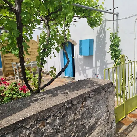 Apartment Kamaraki Aroniadika *