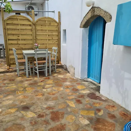 Kamaraki Aroniadika Kythira Town